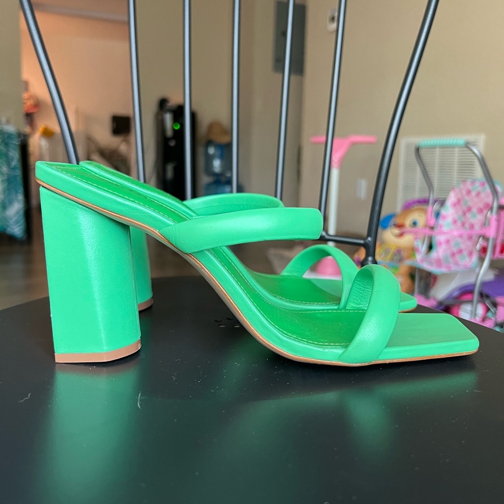 SCHUTZ Green Block Heel Sandals with Strappy Design